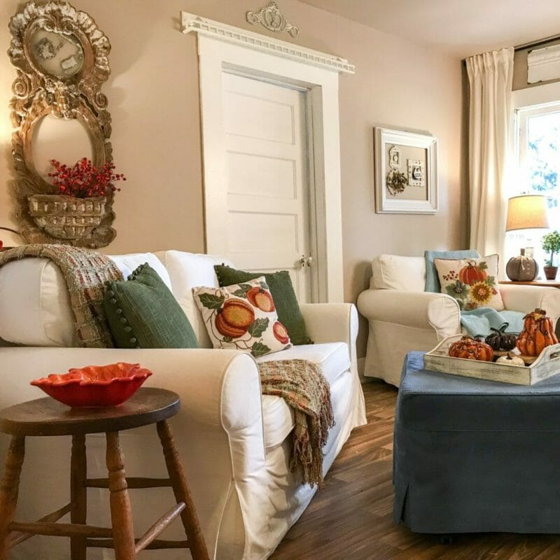 A Cozy Country Fall Living Room and Bedroom - County Road 407